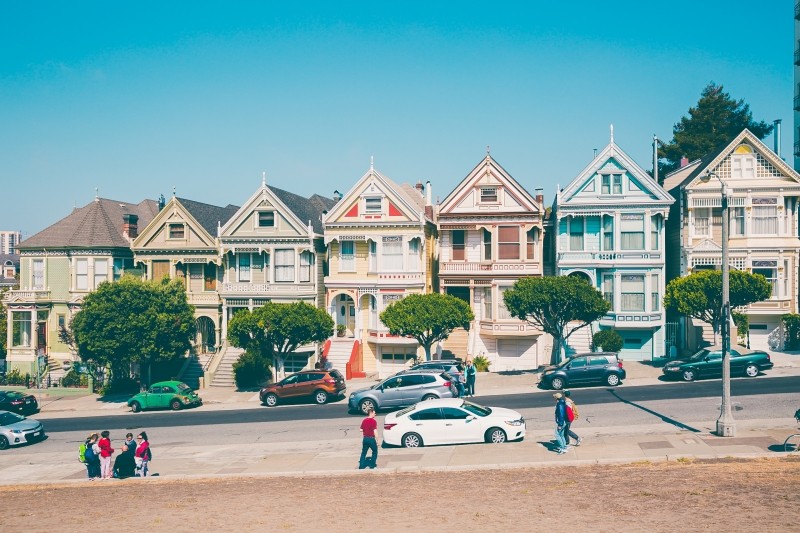 Vecinos, los mejores aliados cuando te vas de vacaciones